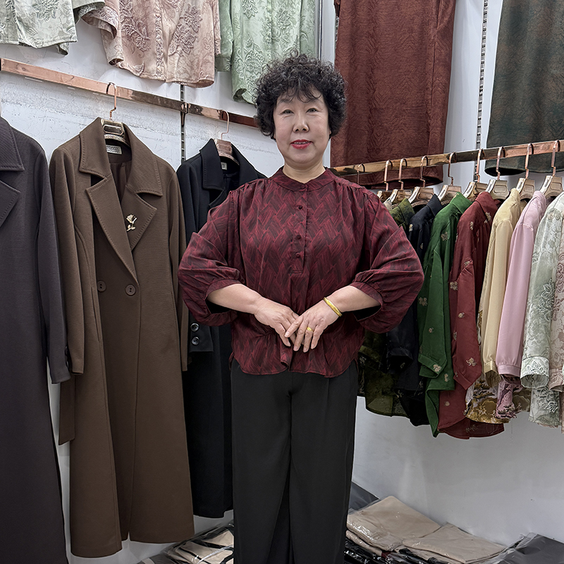 国风春夏真丝蝙蝠袖衬衫条纹宽松蝙蝠袖上衣百搭气质妈妈红色小衫
