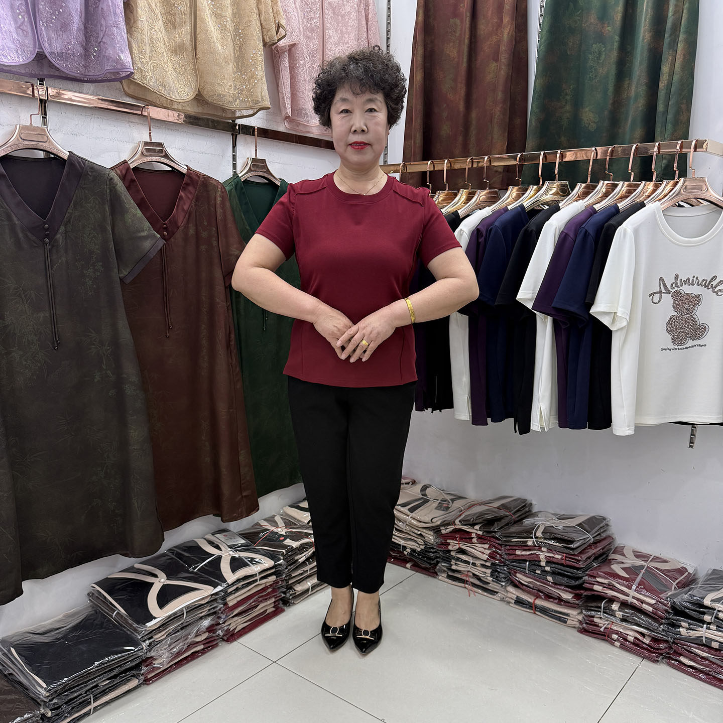 妈妈夏季短袖套装玫红色圆领T恤黑色+休闲裤2026中减龄显瘦两件套