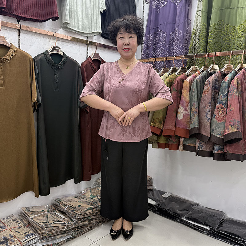 中年妈妈夏装V领真丝新中式旗袍中袖小衫40岁50短袖花色t恤洋气