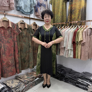 妈妈夏装新中式V领桑蚕丝宽松连衣裙短袖加肥加大减龄50岁妇女裙