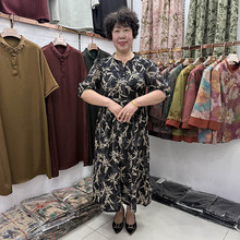 妈妈夏季新款流行花色中袖时尚连衣裙女过膝中长款2025年飘逸气质
