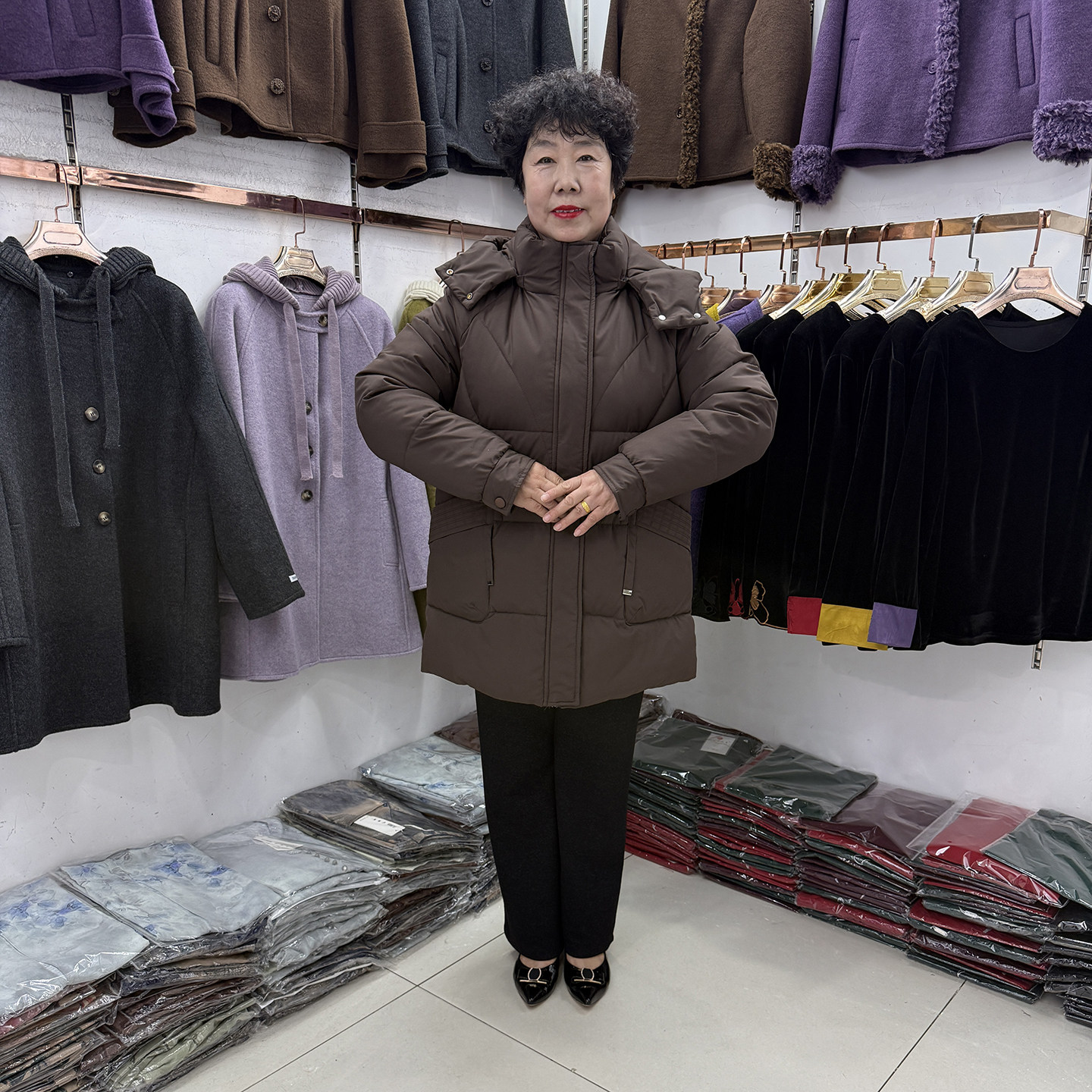 【200斤】妈妈冬装纯色连帽棉服外套中长2026奶奶保暖大口袋棉袄