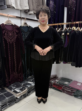 四十五岁女人秋季丝绒V领显瘦打底衫50岁减龄套装洋气长袖小衫新
