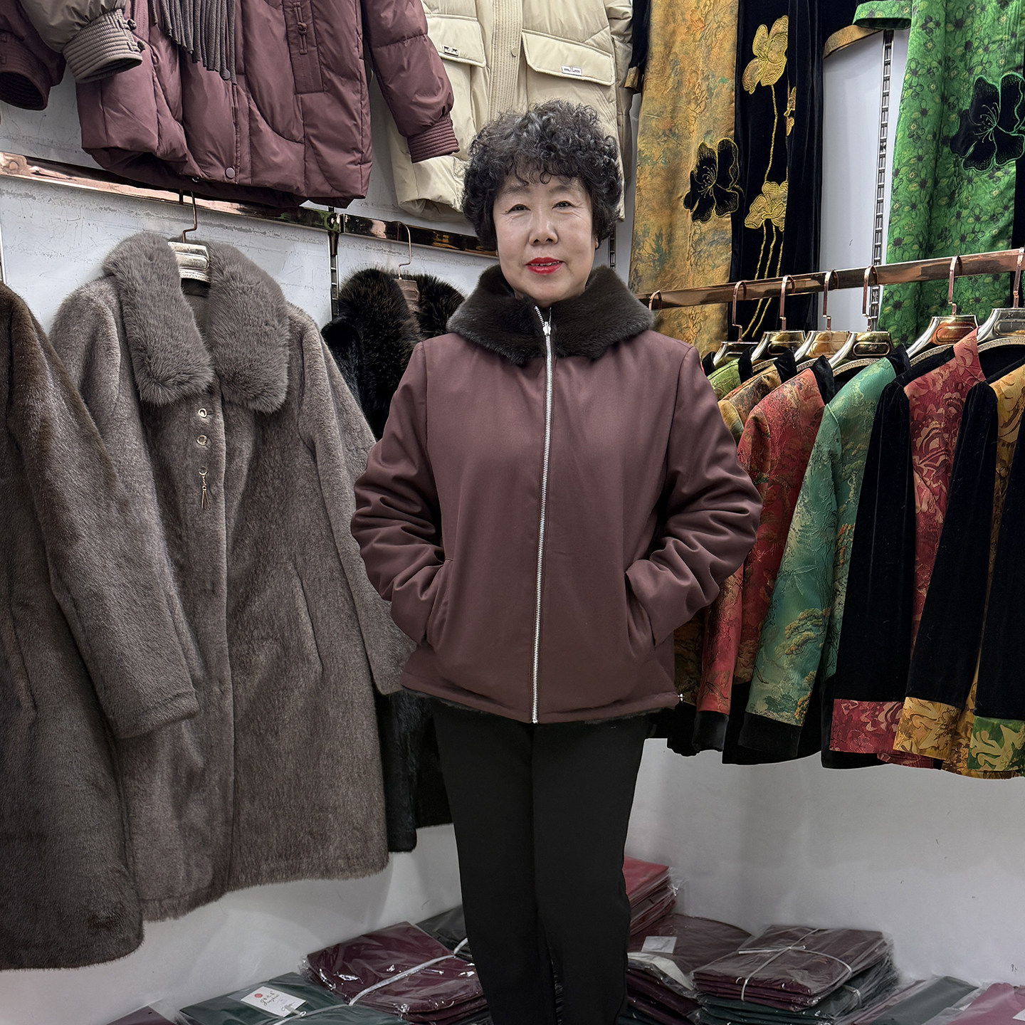 【双面穿 】妈妈冬装连帽防寒风衣外套女短款貂绒保暖奶奶装夹克,女装/女士精品,中老年女装,淘宝优惠券,粉丝福利购,淘宝优惠卷