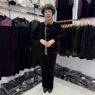 妈妈秋冬新款翻领拼色丝绒长袖打底衫女阔太太套装开衫保暖加绒裤