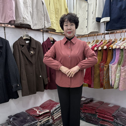 中老年妈妈春秋新款翻领风衣外套女短款50多岁纯色夹克开衫上衣薄