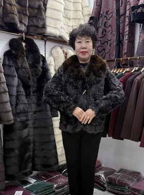 中年人冬装高档皮毛一体外套女小个子气质40-50岁妈妈貂绒有毛领