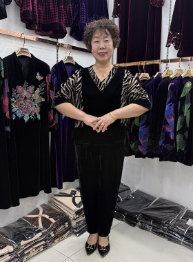 【春装新品】妈妈V领时尚套头蝙蝠袖T恤衫女45-55岁大码舒适套装