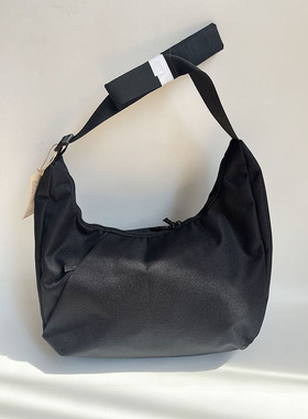 无印2025新款时尚百搭单肩斜挎包大容量手提饺子包托特包