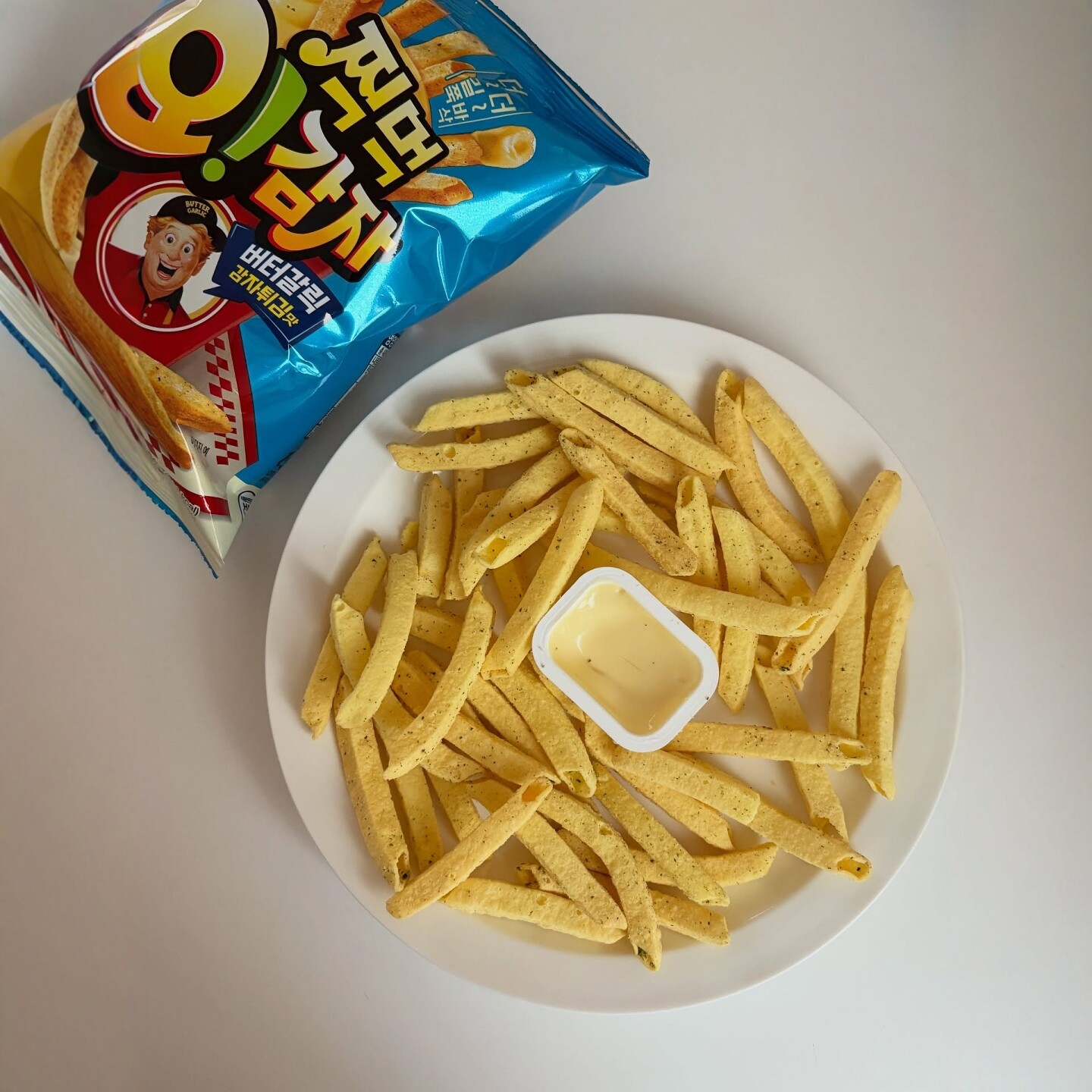 韩国进口好丽友黄油蒜香酱味薯笛薯条儿童零食休闲解馋空心马铃薯
