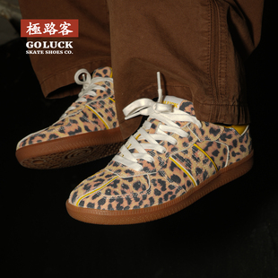 极路客2026新款豹纹棱系列复古板鞋男女款情侣 薄底鞋 通勤德训鞋