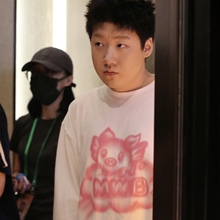 MerryWannaBe MWB capper同款“云上小猪”印花男女美式长袖T恤