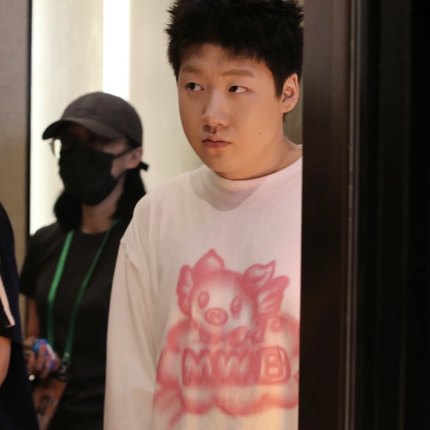 MerryWannaBe MWB capper同款“云上小猪”印花男女美式长袖T恤