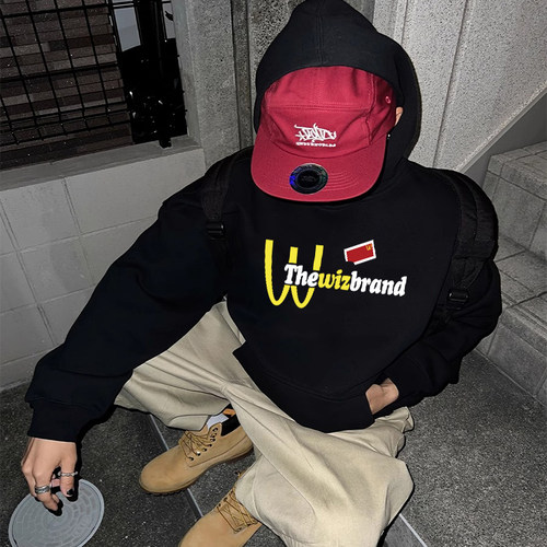 THEWIZBRAND 费启鸣同款圣诞新年红色番茄酱字母印花加绒连帽卫衣