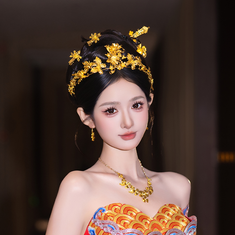新娘高级感金色镂空花朵头饰复古新款简约大气结婚礼服秀禾服发饰