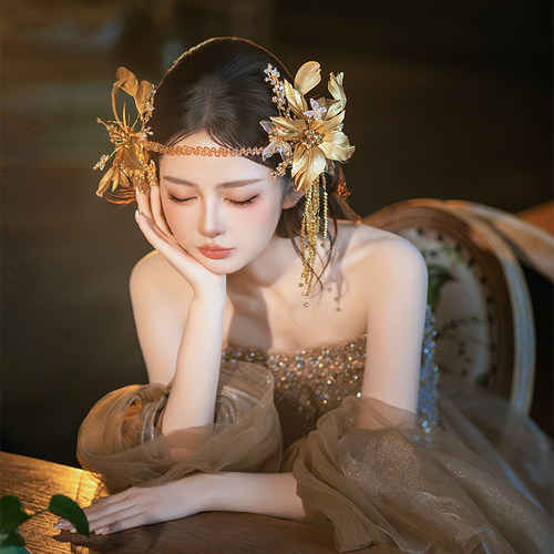 新娘旗袍头饰复古大气金色羽毛花朵边夹发带结婚晨袍秀禾服发饰品