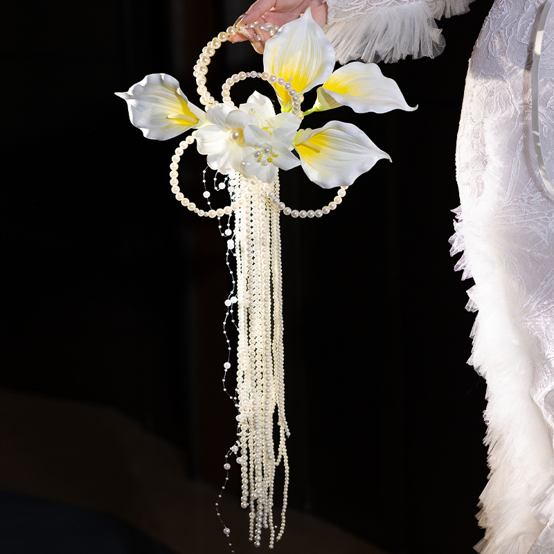 新娘手捧花白色仿真超仙马蹄莲珍珠纯手工流苏婚礼配饰送闺蜜朋友