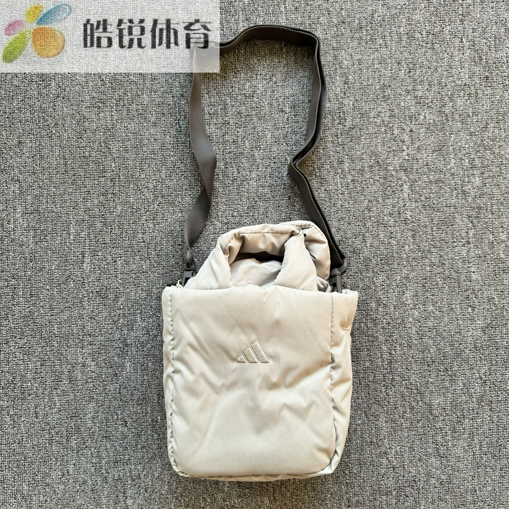 Adidas阿迪达斯女子刺绣标舒适休闲运动手提包斜挎包JZ4423