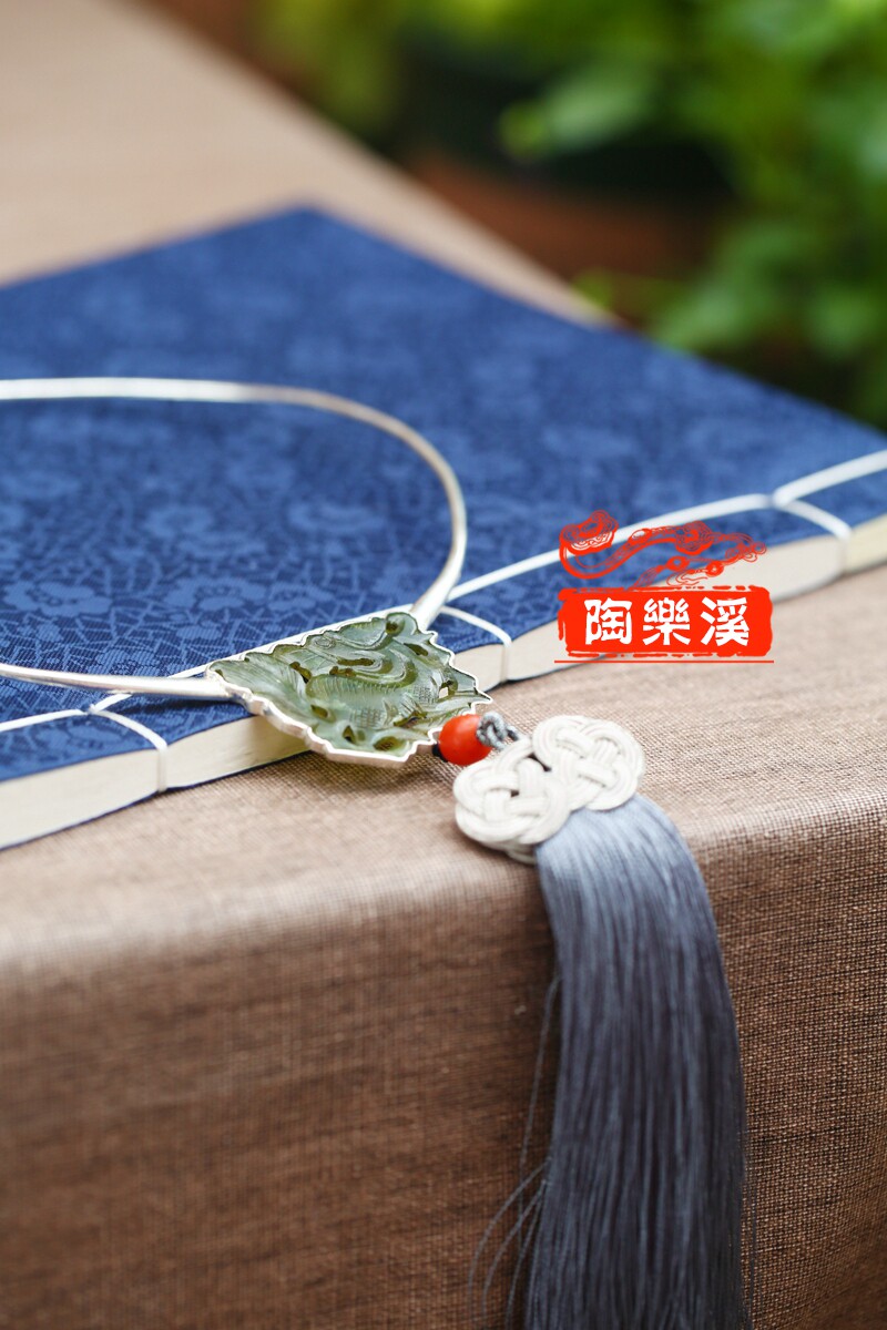 「陶乐溪」◆梨花院落◆老和田碧玉镂空麒麟纯银手工项圈