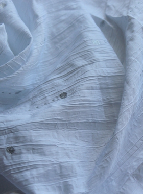 新品涤纶纯白色烫银百皱薄款夏季服装连衣裙面料140cm宽1米价略脏