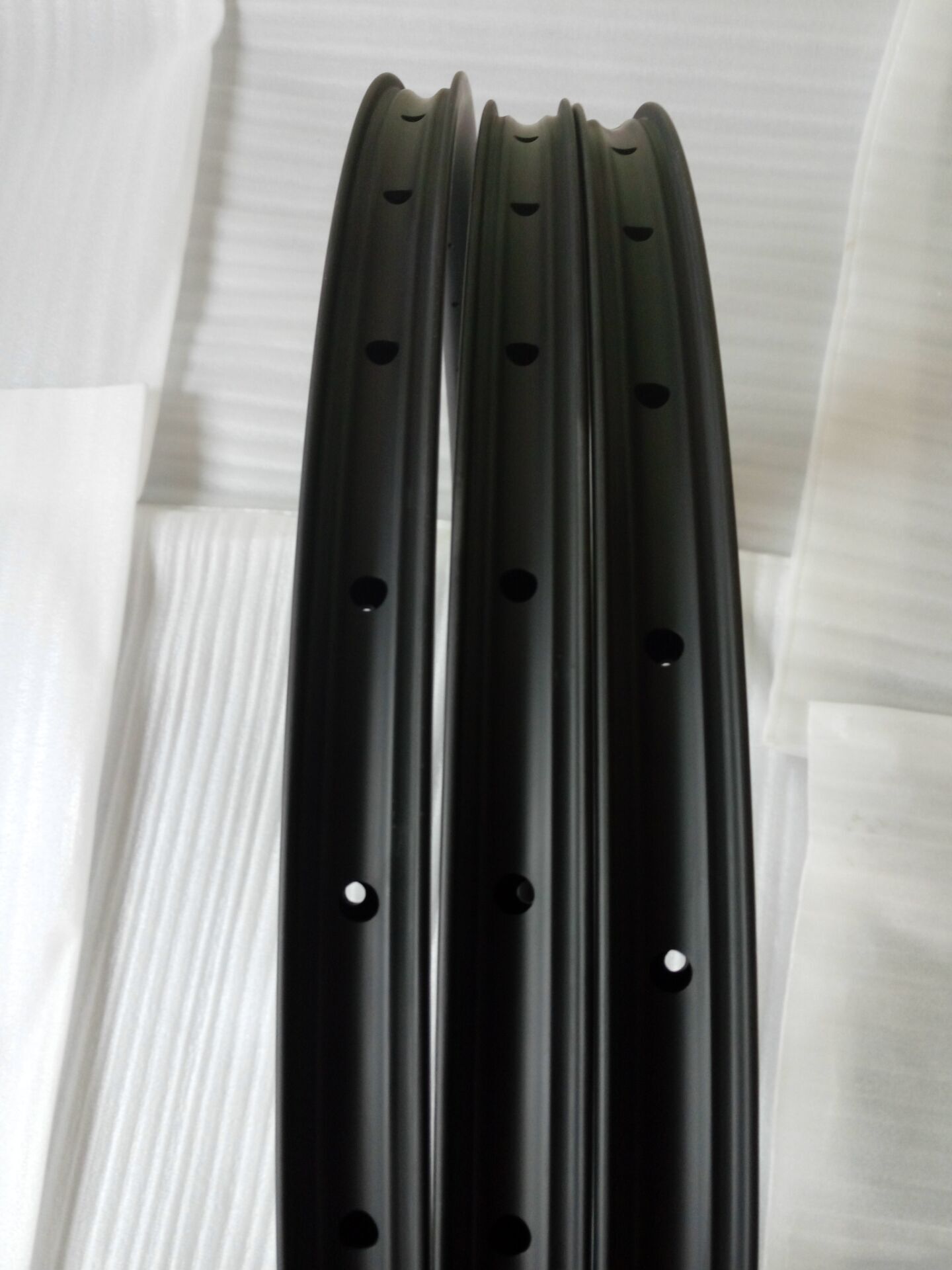 宽40高32真空胎26寸29寸27.5寸碳纤维自行车山地车圈包邮在类目 自行车/骑行装备/零配件, 自行车零/配件, 车圈/刀圈中 - 来自Buy2taobao.com提供专业的淘宝代购服务