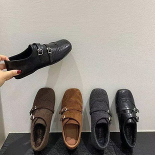 内增高雕花方头加绒单鞋女2025秋冬新款保暖加绒英伦风软底小皮鞋