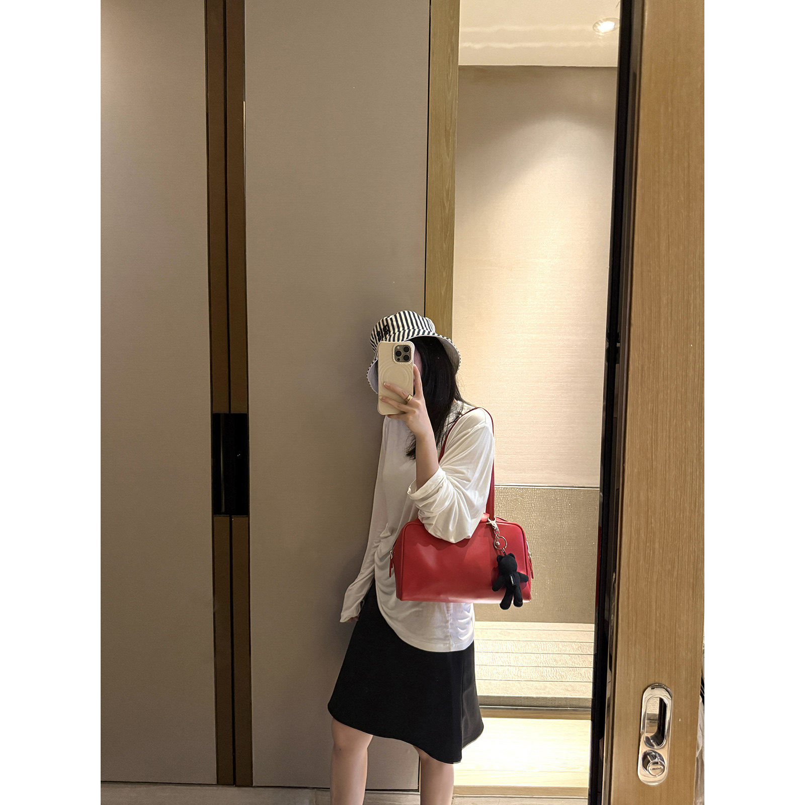 MOMENTHOME松弛慵懒宽松垂感柔软透凉圆领长袖简约白色T恤秋图片