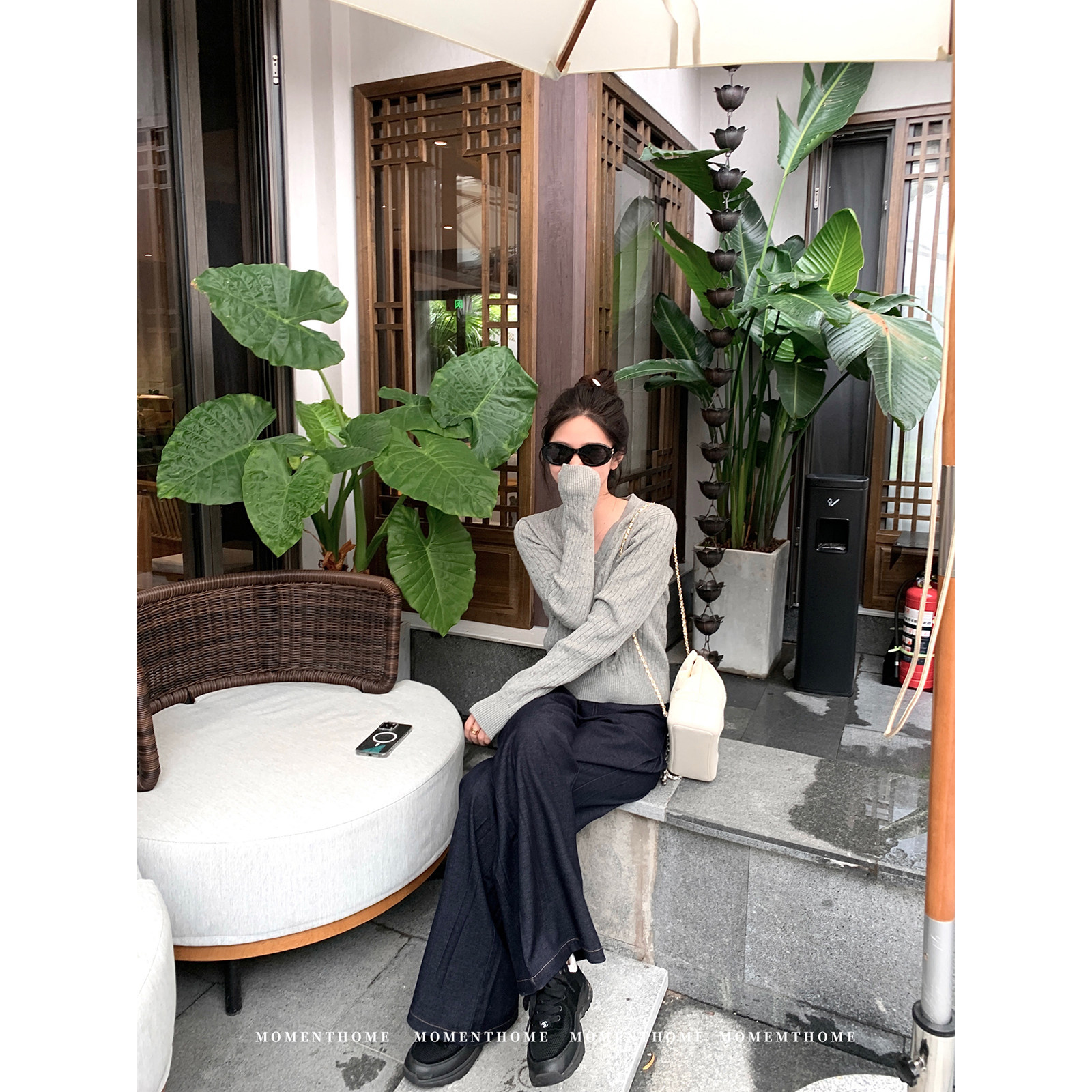 MOMENTHOME 经典系*麻花简约修身百搭V领套头长袖针织衫图片