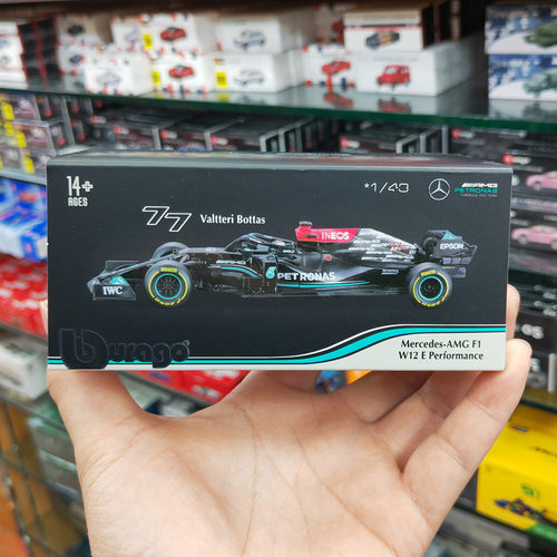 143奔驰AMGF1W12E方程式车模
