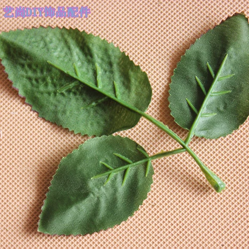 Поддельные цветы дешевые симуляционные тройничные розовые цветы цветы листья поддельные отдельные листья