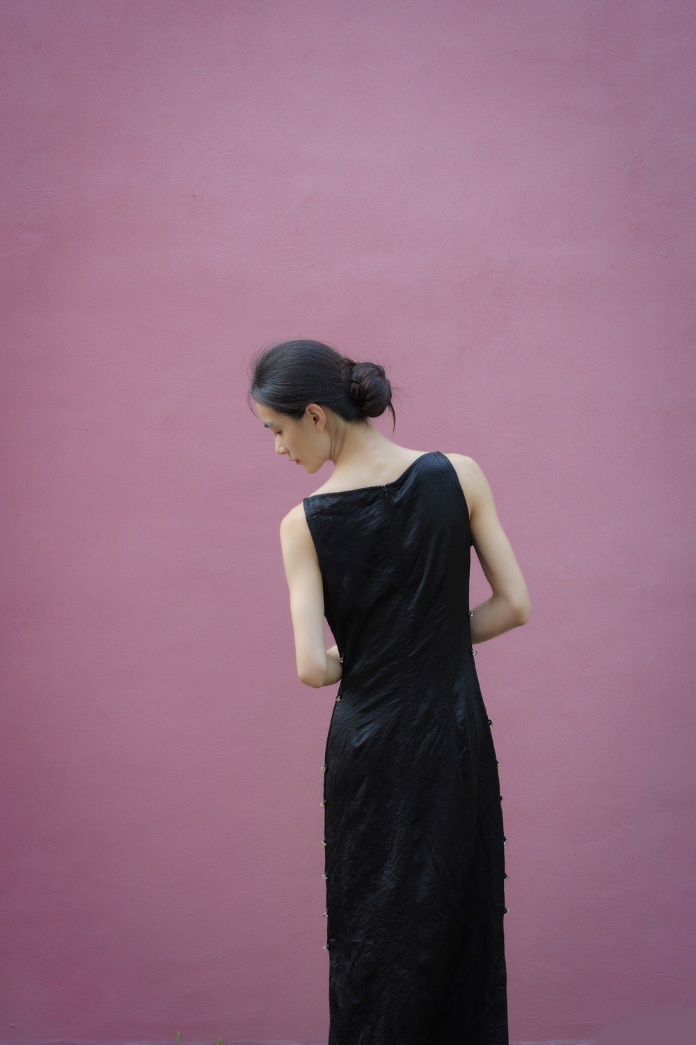 若浓「袅袅」东方夜幕 鎏金扣纸皱肌理醋酸中国风旗袍黑色连衣裙,女装/女士精品,连衣裙,淘宝优惠券,粉丝福利购,淘宝优惠卷