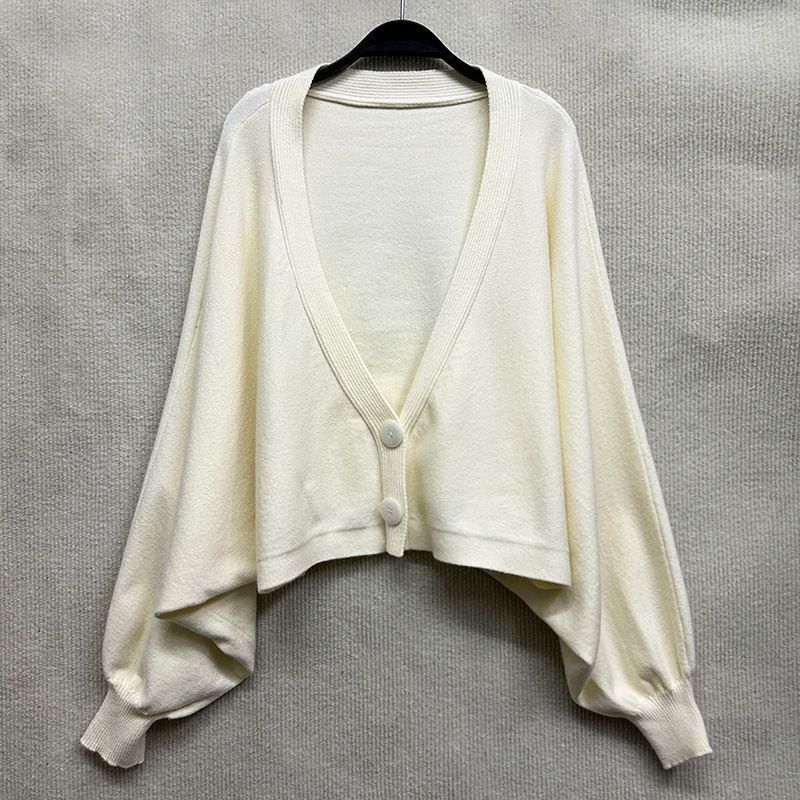 宽松百搭两粒扣开衫毛衣针织衫