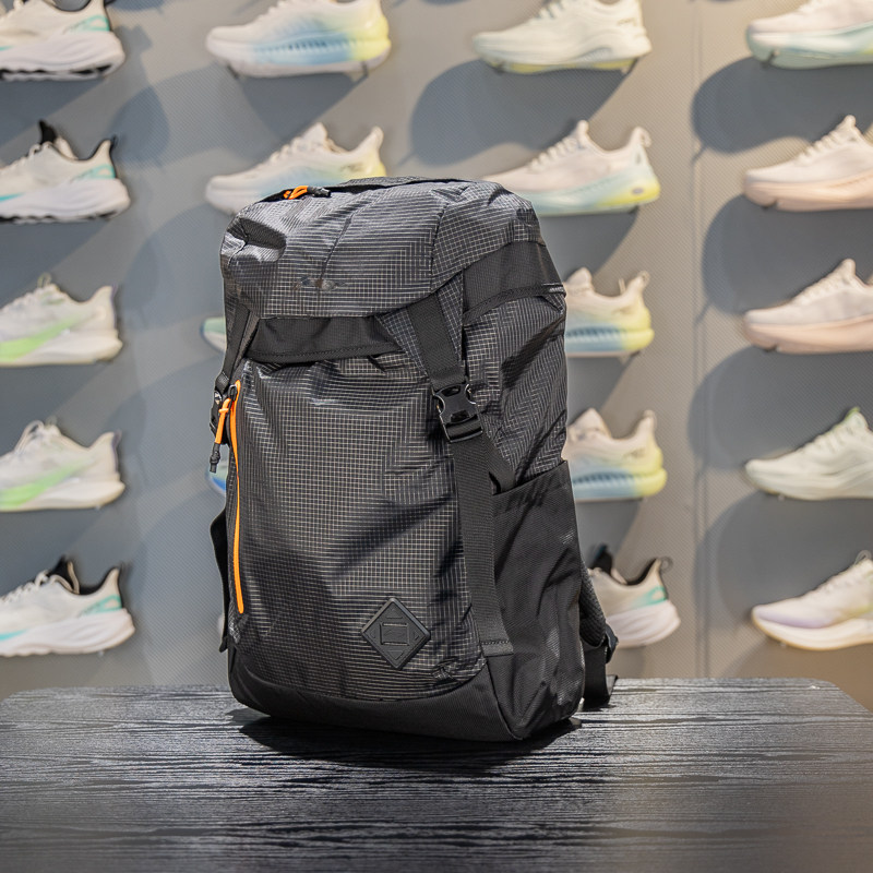 李宁背包男女款2026新款团购系列运动休闲户外旅行双肩包ABSW359