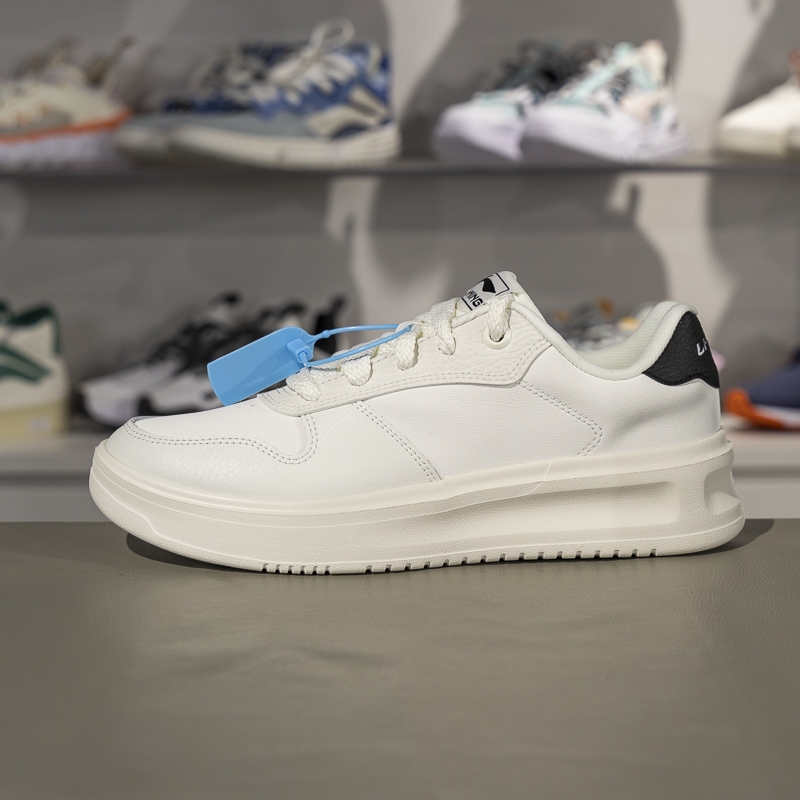 李宁男子板鞋2024秋季新款云霄舒适软弹低帮经典休闲鞋AGCU319