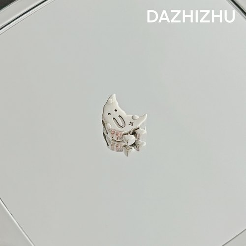 大只猪男女银卡通原创