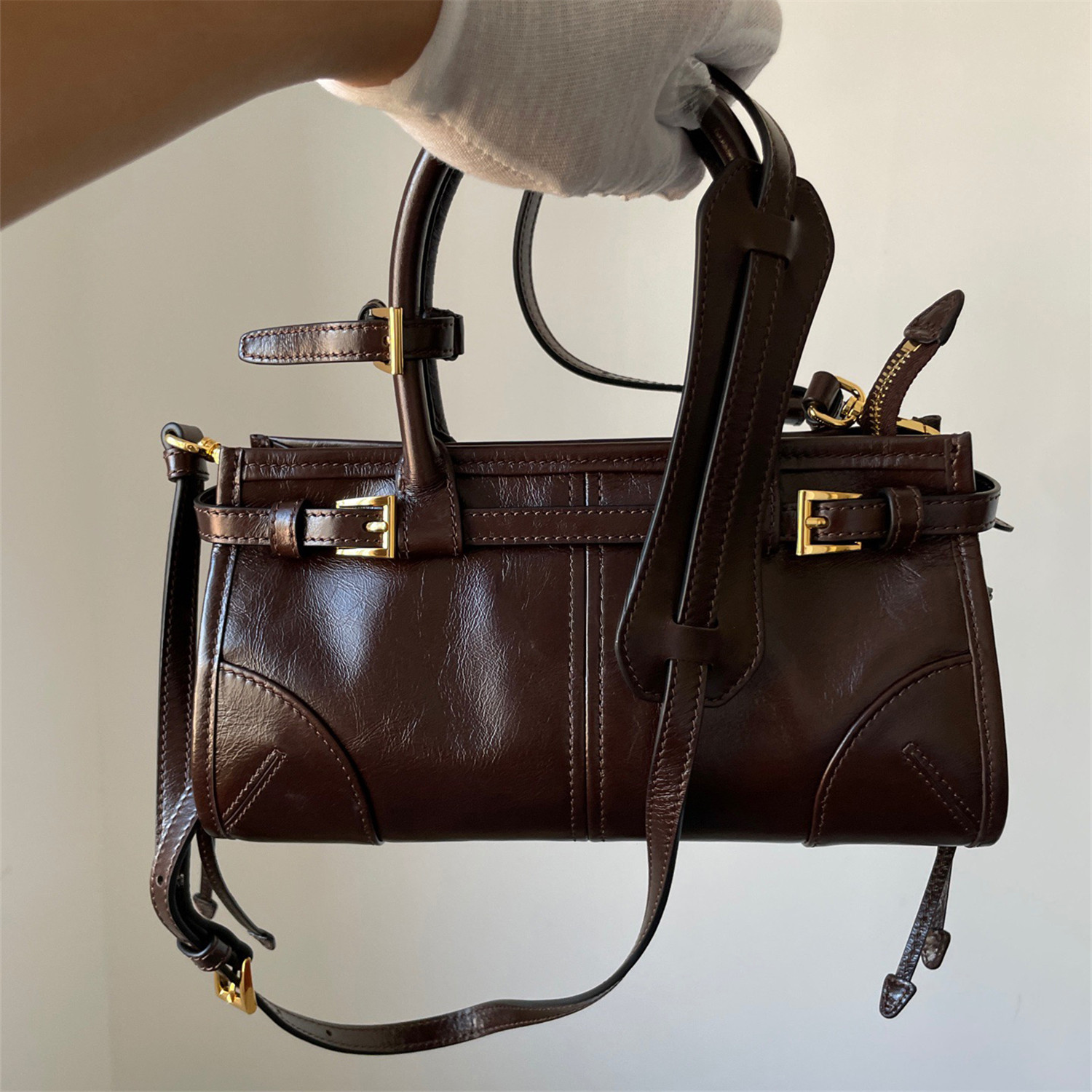 纯原单外贸倒三角油蜡皮斜挎包单肩手拿手提腋下包包女式2025新款,箱包皮具/热销女包/男包,手拿包,淘宝优惠券,粉丝福利购,淘宝优惠卷