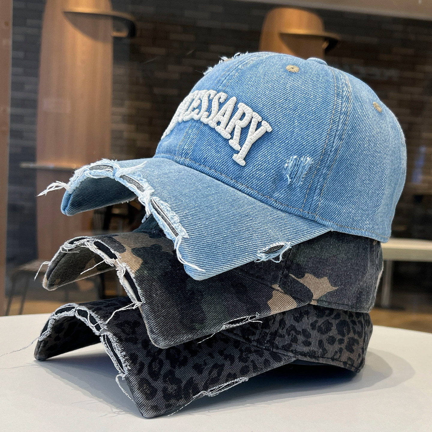 棒球帽女春夏街头时尚休闲字母刺绣鸭舌帽显脸小软顶显瘦断檐帽子