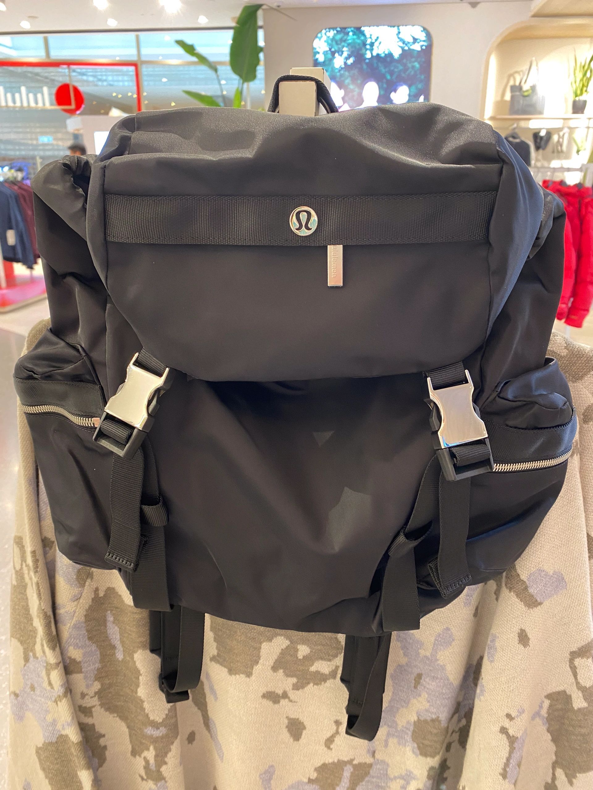 Lululemon Wunderlust 14/25L 瑜伽健身包女运动户外休闲双肩背包 运动/瑜伽/健身/球迷用品 瑜伽包 原图主图