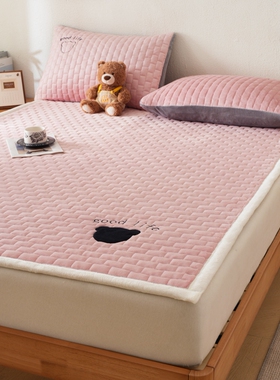 2026新款保暖绒贴布绣小熊床褥床护垫