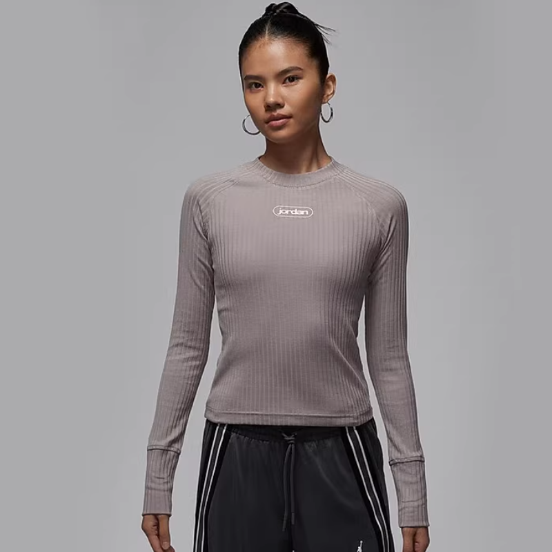 NIKE耐克26年春季女子新款运动休闲修身长袖T恤针织衫IO9717-016