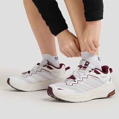 阿迪达斯男子Terrex Freehiker LT户外运动徒步鞋KK1881 KK1883