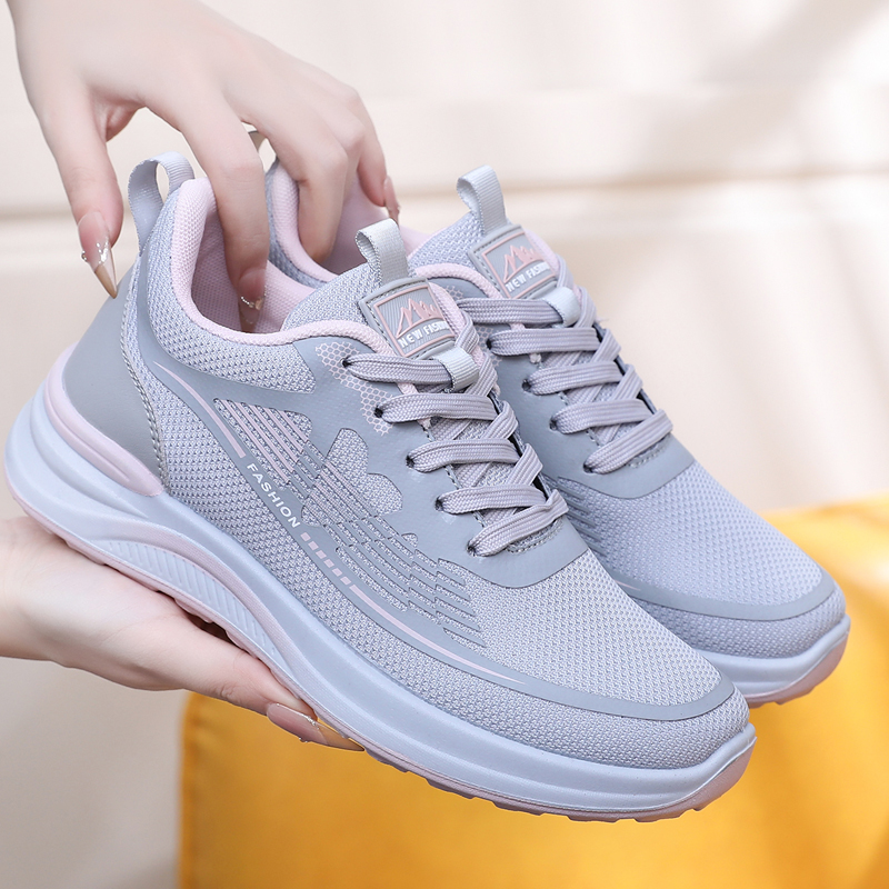 老北京布鞋女鞋春秋季中老年网面透气运动鞋女舒适休闲妈妈旅游鞋