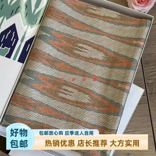 新疆民族风艾德莱斯纹披肩羊毛绒秋冬大围巾柔软保暖特色旅游礼品