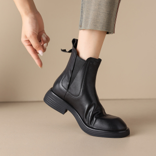 洋气小短靴女春秋单靴圆头低跟平底靴真皮松紧带英伦风切尔西靴女