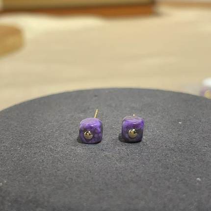 南非舒俱来皇家紫魔方耳钉18k（琴守）AZB9982