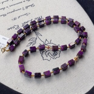 AZB12389 玄绒 南非舒俱来红丝绒四棱珠项链18k 45cm