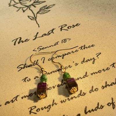 南非舒俱来红丝绒四棱珠翡翠耳钩S925(若雅)AZB11251