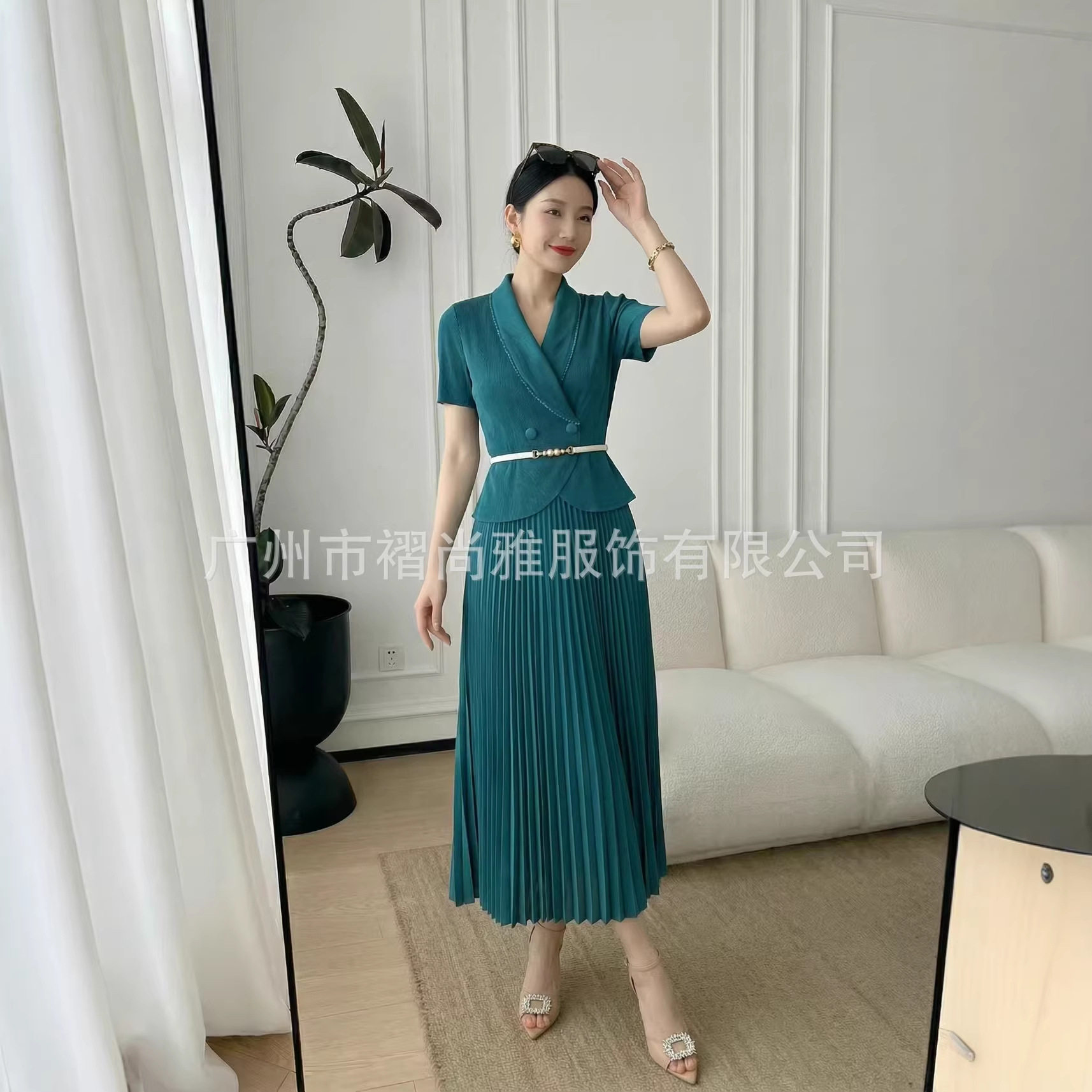 厂家直供夏季新款西装翻领短袖长裙百褶裙休闲气质优雅连衣裙新潮