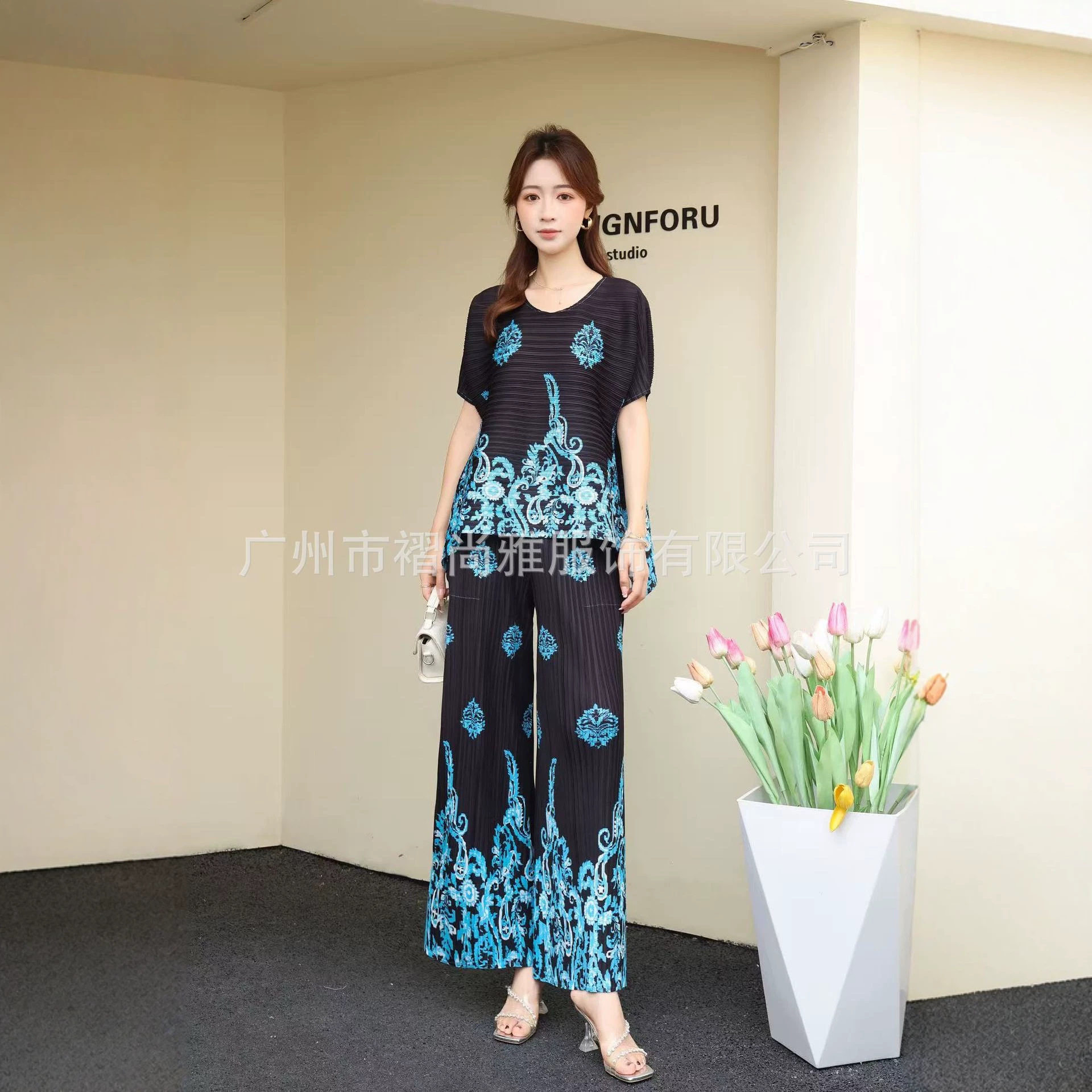 厂家直供夏季新款国风褶皱圆领上衣阔腿裤高端宽松百搭套装女新潮