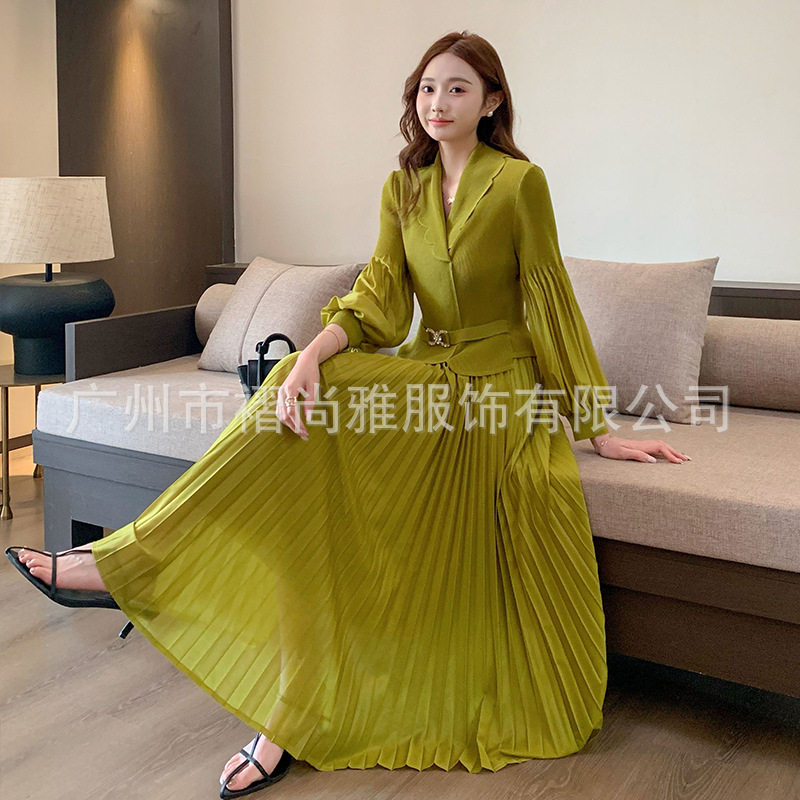 褶皱春季新款时尚西装领灯笼袖百褶裙收腰显瘦百搭简约连衣裙新潮